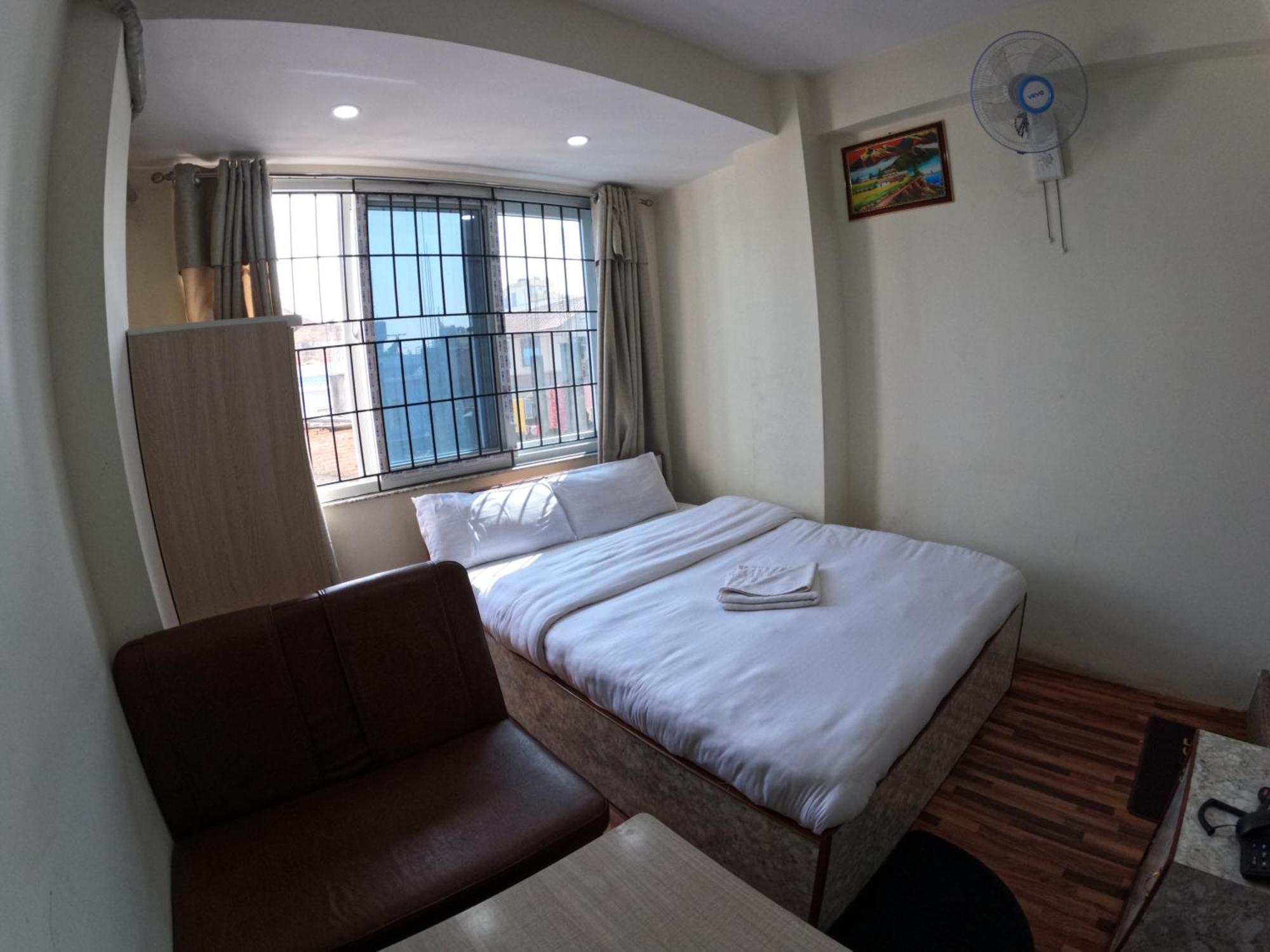 Hotel Global Village Kathmandu Esterno foto